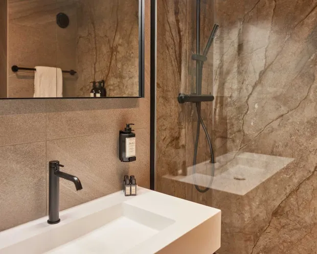 Thermen Bad Nieuweschans Hotel badkamer 1 200